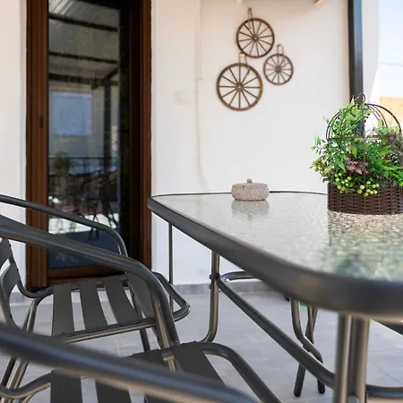 بيت للعطل Leontis Proti